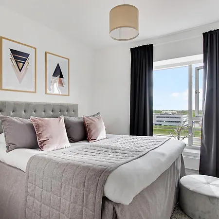 Sanders Arena - Adorable Two-bedroom Close To Metro Station
