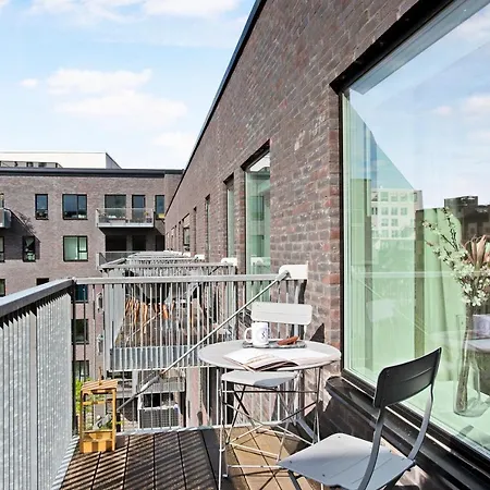 Sanders Arena - Adorable Two-bedroom Close To Metro Station