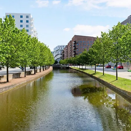 Appartamento Sanders Arena - Adorable Two-bedroom Close To Metro Station *