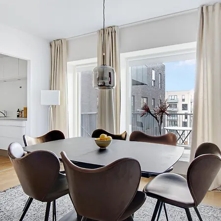 Sanders Arena - Adorable Two-bedroom Close To Metro Station Köpenhamn