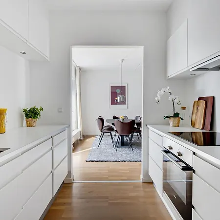 Sanders Arena - Adorable Two-bedroom Close To Metro Station