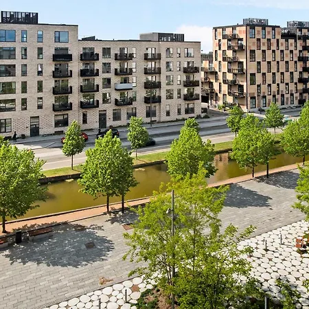 Sanders Arena - Adorable Two-bedroom Close To Metro Station Apartment Copenhagen
